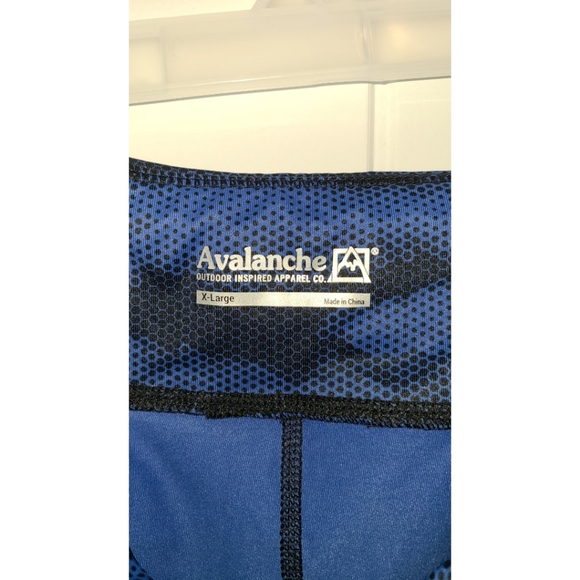 Womens Avalanche blur camo leggings XL - Picture 3 of 3